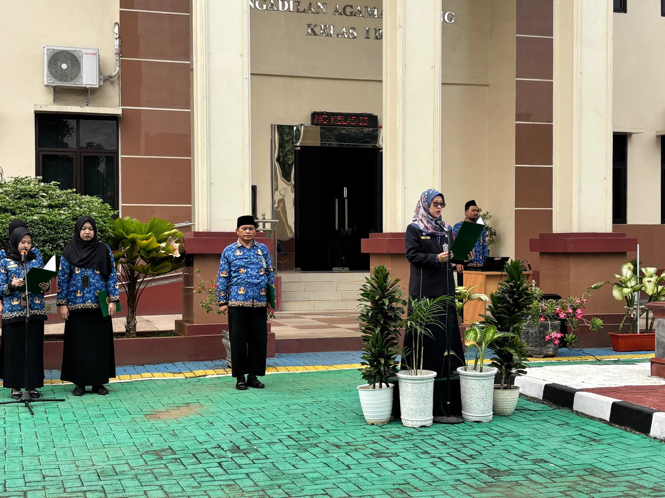Ketua PA Batang bertindak sebagai Pembina Upacara Hari Sumpah Pemuda ke-98 Tahun 2026
